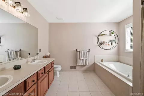 Bath - 22296 Beech Knoll Dr, Macomb, MI 48044 photo 1 of 6