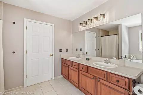 Bath - 22296 Beech Knoll Dr, Macomb, MI 48044 photo 4 of 6