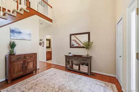 Entry Way - 22296 Beech Knoll Dr, Macomb, MI 48044 photo 2 of 5