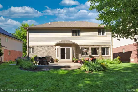 Exterior - 22296 Beech Knoll Dr, Macomb, MI 48044 photo 7 of 9