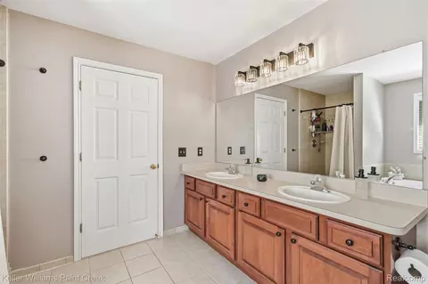 Bath - 22296 Beech Knoll Dr, Macomb, MI 48044 photo 3 of 6