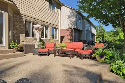 Exterior - 22296 Beech Knoll Dr, Macomb, MI 48044 photo 6 of 9