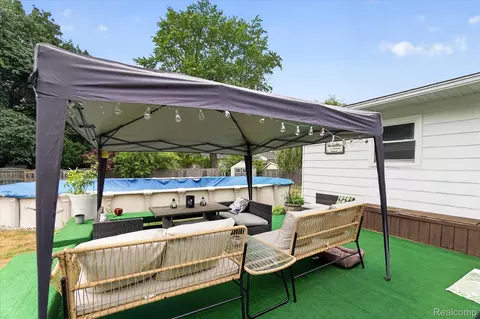 Exterior - 527 Leland St, Flushing, MI 48433 photo 13 of 14