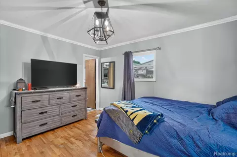 Bedroom - 527 Leland St, Flushing, MI 48433 photo 4 of 4