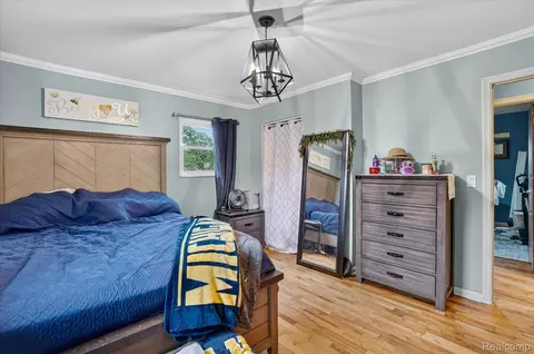 Bedroom - 527 Leland St, Flushing, MI 48433 photo 3 of 4