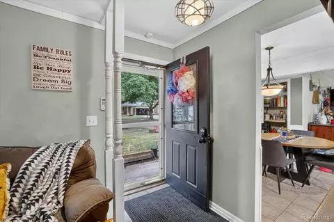 Entry Way - 527 Leland St, Flushing, MI 48433 photo 1 of 1