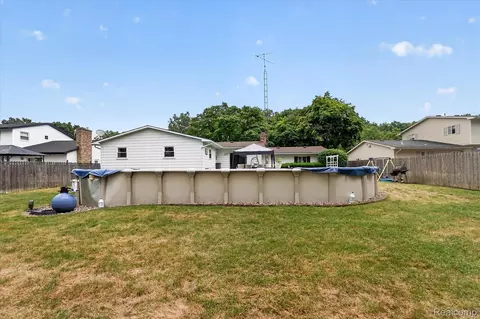 Exterior - 527 Leland St, Flushing, MI 48433 photo 6 of 14