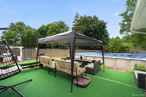 Exterior - 527 Leland St, Flushing, MI 48433 photo 12 of 14