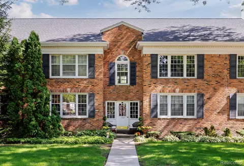 150 Billingsgate Ct UNIT D, Bloomfield Hills, MI 48301