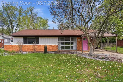 2674 Littletell Ave, West Bloomfield, MI 48324