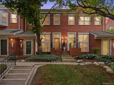 1330 S Main St, Royal Oak, MI 48067