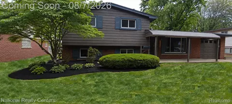 33229 Kirby St, Farmington, MI 48336