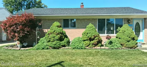 23231 Glenbrook St, Saint Clair Shores, MI 48082