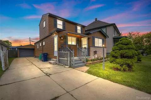 2378 River Dr, Lincoln Park, MI 48146