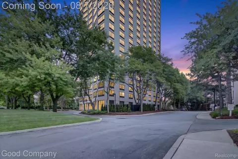 5000 Town Ctr #1402, Southfield, MI 48075