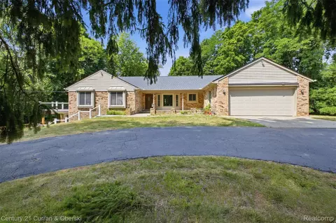 35903 Howard Rd, Farmington Hills, MI 48331