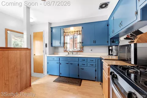 Kitchen - 22109 Haskell St, Taylor, MI 48180 photo 2 of 3