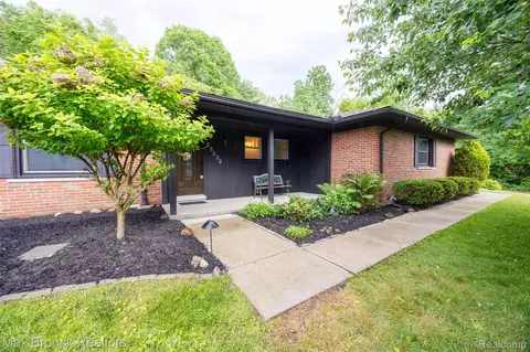 29030 Millbrook Rd, Farmington Hills, MI 48334