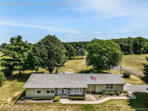 28200 N Dixboro Rd, Lyon, MI 48178