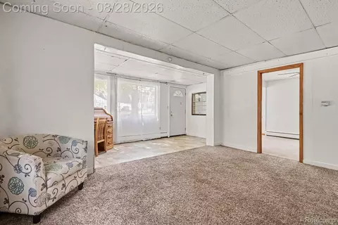 Living - 1107 Corydon Dr, Mount Morris, MI 48458 photo 3 of 6