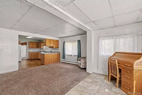 Living - 1107 Corydon Dr, Mount Morris, MI 48458 photo 2 of 6