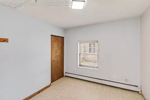 Bedroom - 1107 Corydon Dr, Mount Morris, MI 48458 photo 4 of 4