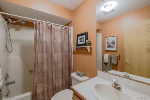 Bath - 2411 Farmbrook Trl, Addison, MI 48370 photo 1 of 4