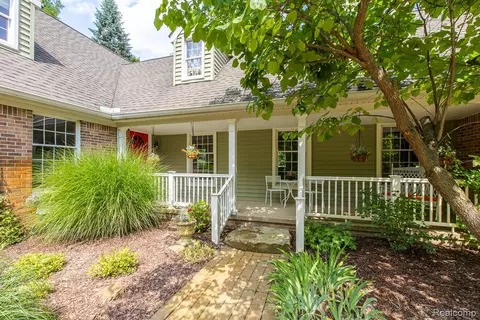Exterior - 2411 Farmbrook Trl, Addison, MI 48370 photo 2 of 8
