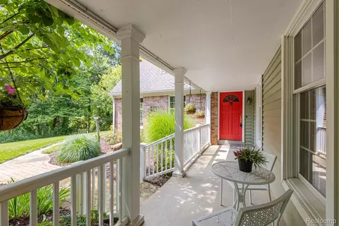 Exterior - 2411 Farmbrook Trl, Addison, MI 48370 photo 3 of 8