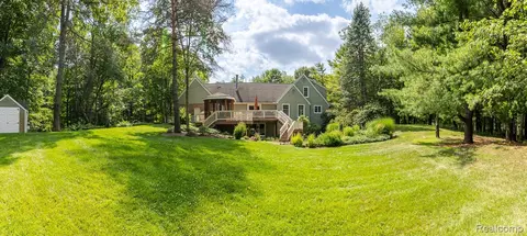 Exterior - 2411 Farmbrook Trl, Addison, MI 48370 photo 7 of 8