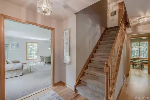 Entry Way - 2411 Farmbrook Trl, Addison, MI 48370 photo 2 of 4