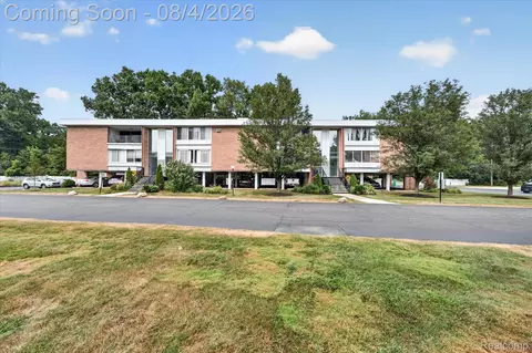 32050 Grand River Ave #56, Farmington, MI 48336