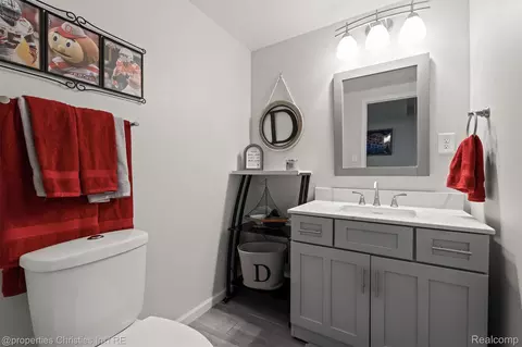 Bath - 2721 Maize Loop, Saline, MI 48176 photo 5 of 5