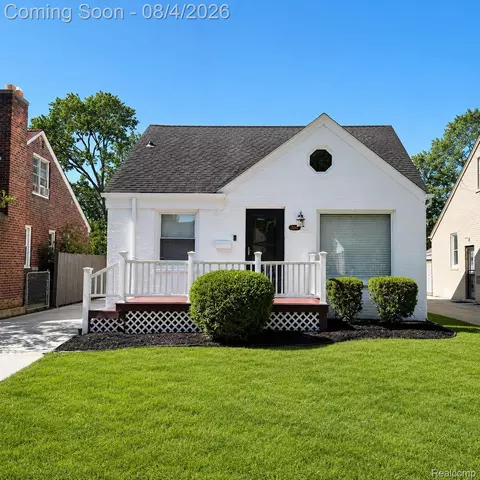 20616 Beaufait St, Harper Woods, MI 48225