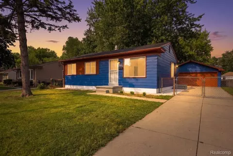 Exterior - 15432 Orchard St, Romulus, MI 48174 photo 2 of 4