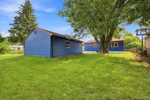 Exterior - 15432 Orchard St, Romulus, MI 48174 photo 3 of 4