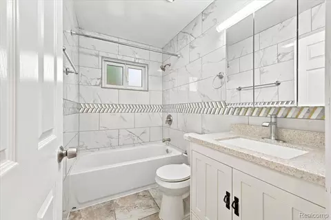 Bath - 15432 Orchard St, Romulus, MI 48174 photo 1 of 1