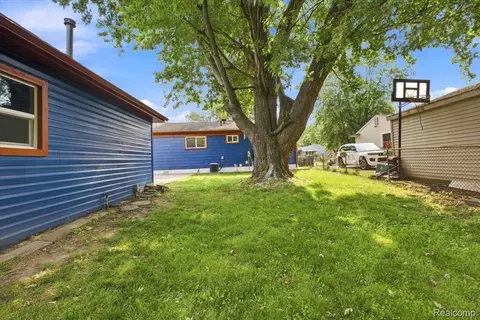 Exterior - 15432 Orchard St, Romulus, MI 48174 photo 4 of 4