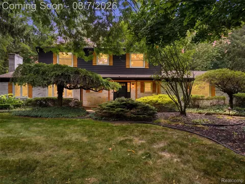 21248 Summerside Ln, Northville, MI 48167