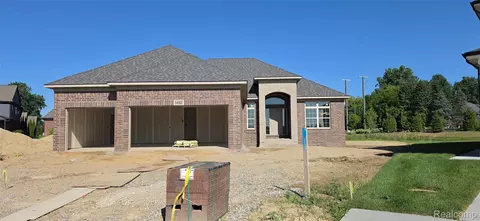 54921 Palomino Dr, Shelby Township, MI 48316