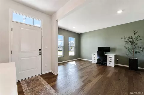 Entry Way - 2716 Maize Loop, Saline, MI 48176 photo 4 of 15