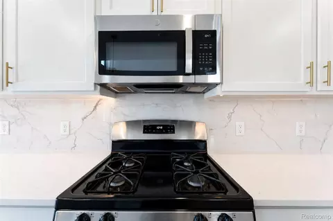 Kitchen - 2716 Maize Loop, Saline, MI 48176 photo 6 of 8