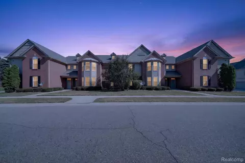 13673 Silver Birch Cir, Shelby Township, MI 48315