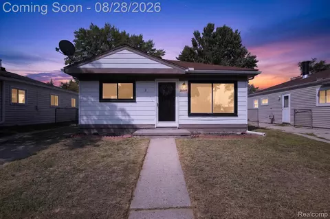 20349 Floral St, Livonia, MI 48152