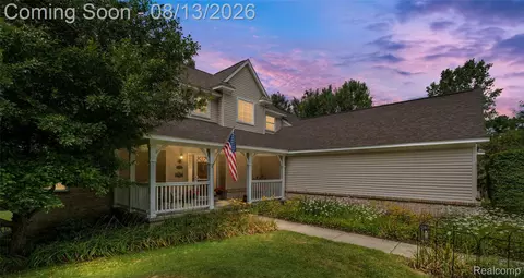 130 Holly Hock Ln, Ortonville, MI 48462