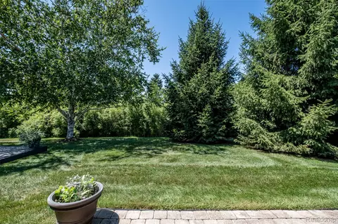 Exterior - 50325 Pepper Tree Dr, Macomb, MI 48044 photo 11 of 14