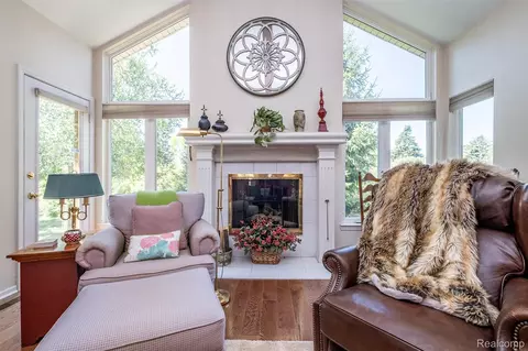 Living - 50325 Pepper Tree Dr, Macomb, MI 48044 photo 2 of 2