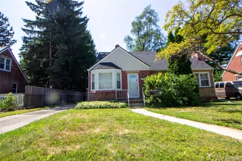 9979 Cavell St, Livonia, MI 48150