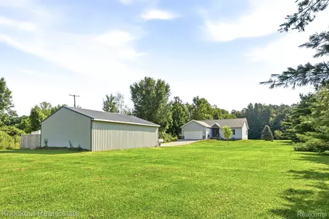 7600 Pine Grove Cir, Millington, MI 48746