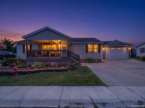 815 Jacobs Lndg, Raisinville, MI 48161